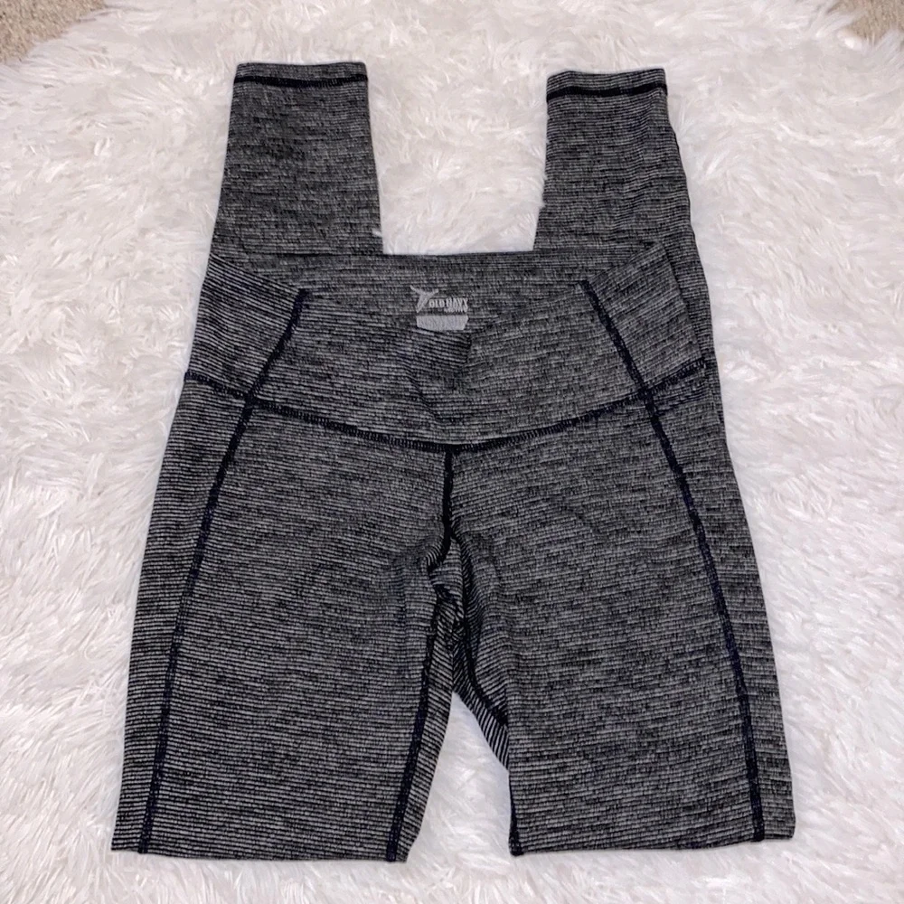 ⚡️Old Navy Active Go-Dry Leggings
